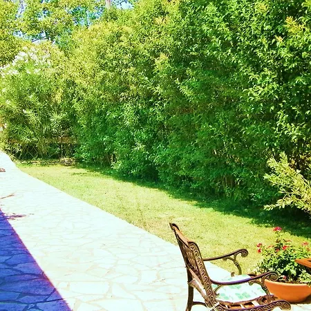 Hébergement de vacances Frias Asprogerakata