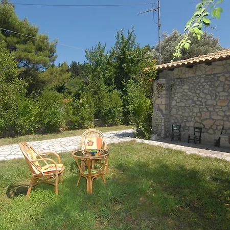 Frias Ασπρογερακάτα