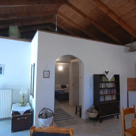 Frias Ασπρογερακάτα